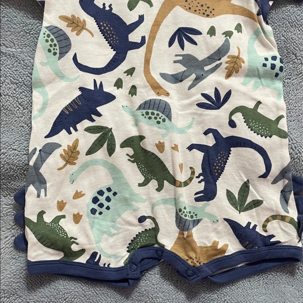 Carter's Baby Romper -Dinosaurs Size 18 Month - like new